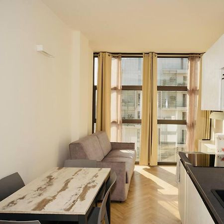 Sky View - Porta Nuova - Appartamento 4 Милано Екстериор снимка